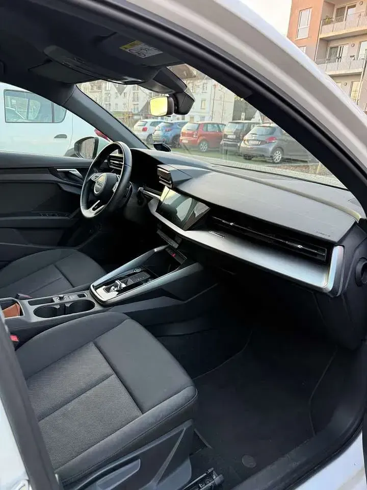 Gebraucht Audi A3 e-tron Basis 204 PS (150 kW) 2022 Weiß Kleinwagen