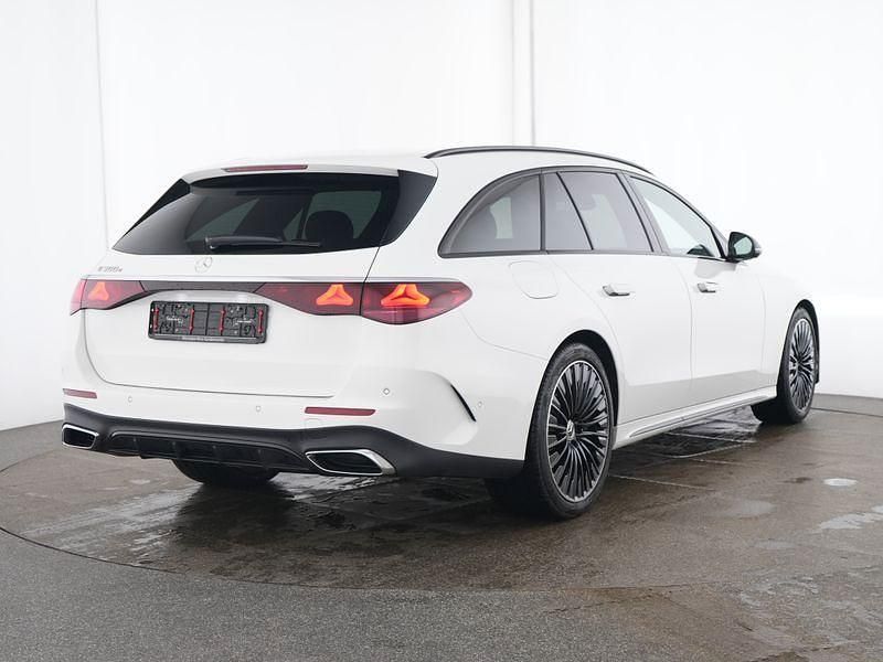 Gebraucht Mercedes E300 AMG 204 PS (150 kW) 2025 Weiß Kombi