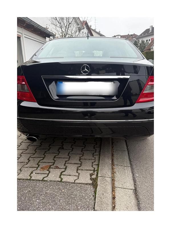 Gebraucht Mercedes C200 Avantgarde 184 PS (135 kW) 2010 Schwarz Limousine
