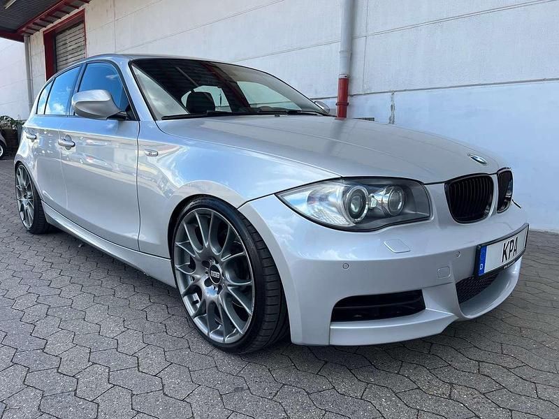 Gebraucht BMW 123 M Sport 204 PS (150 kW) 2011 Titan silber Kleinwagen