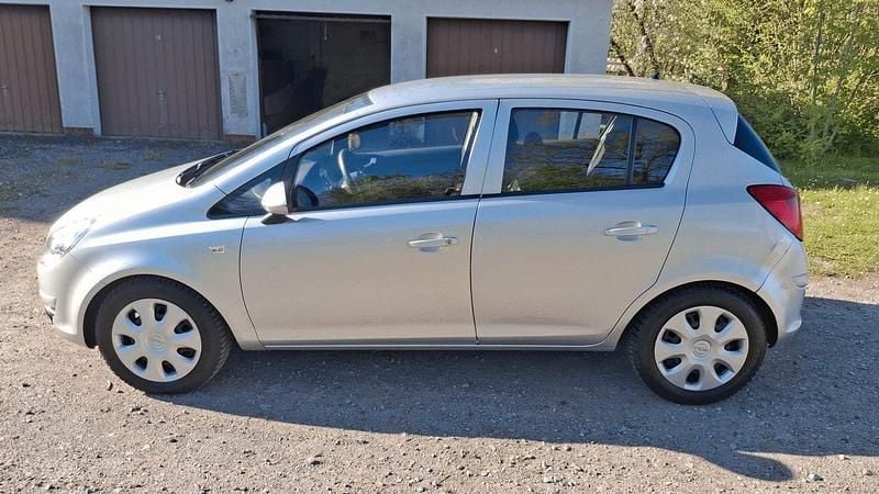 Używany Opel Corsa 80 KM (58 kW) 2009 Szary Hatchback