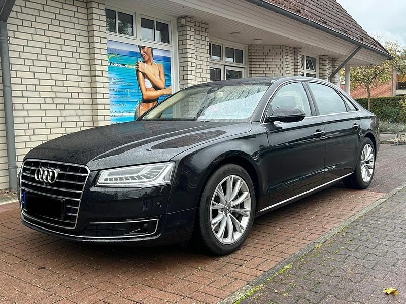 Schwarz Gebraucht 2015 Audi A8L Comfort Limousine | 24.599 € (Fairer Preis) - Bild 1/4