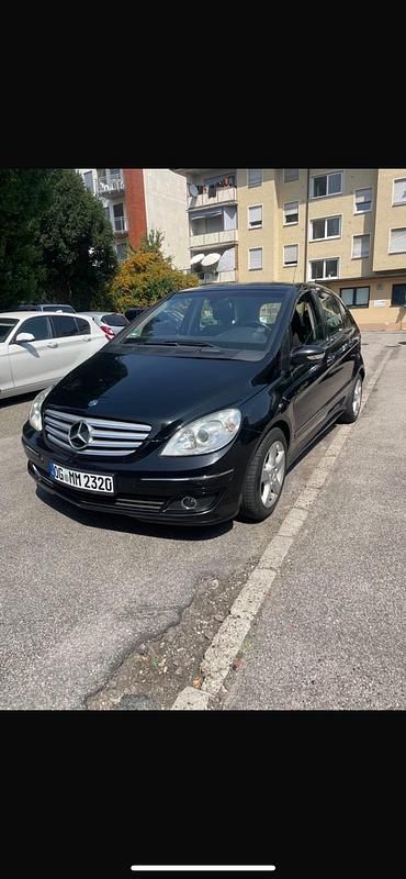 Schwarz Gebraucht 2005 Mercedes B170 Van / Kleinbus | 2.650 € (Fairer Preis) - Bild 1/4
