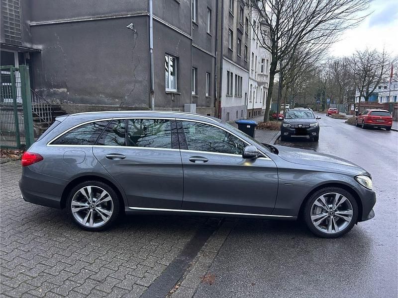 Gebraucht Mercedes C350e Exclusive 211 PS (155 kW) 2018 Grau Kombi