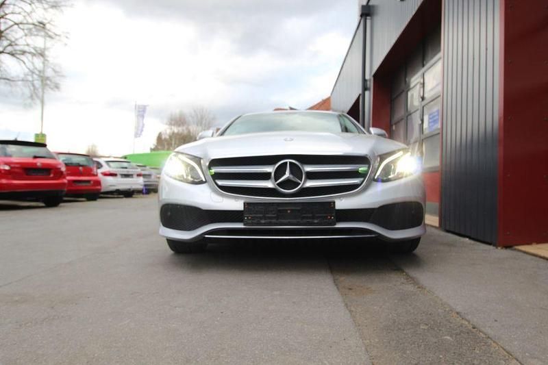 Gebraucht Mercedes E200 Avantgarde 150 PS (110 kW) 2018 Silber Limousine