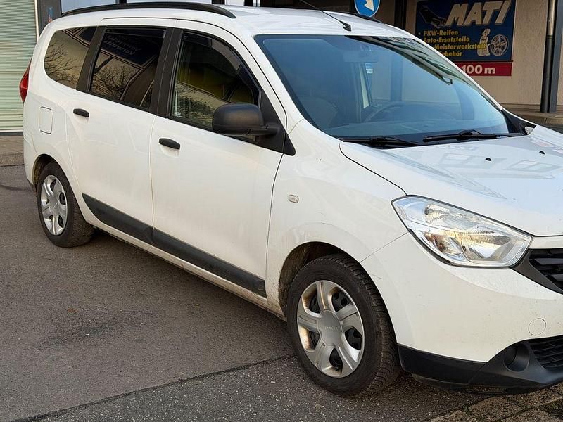 Weiß Gebraucht 2015 Dacia Lodgy Ambiance Van / Kleinbus | 3.290 € (Fairer Preis) - Bild 1/4