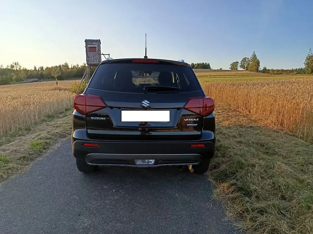 Gebraucht Suzuki Vitara Comfort 129 PS (94 kW) 2023 Schwarz SUV