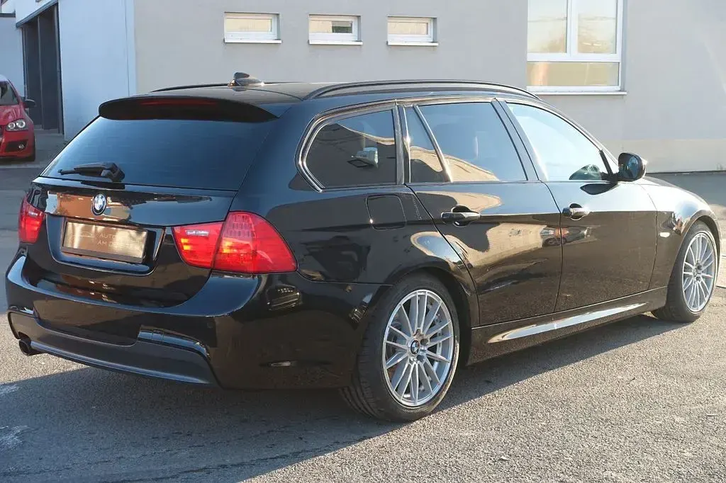 Gebraucht BMW 320 M Sport 184 PS (135 kW) 2011 Schwarz Kombi