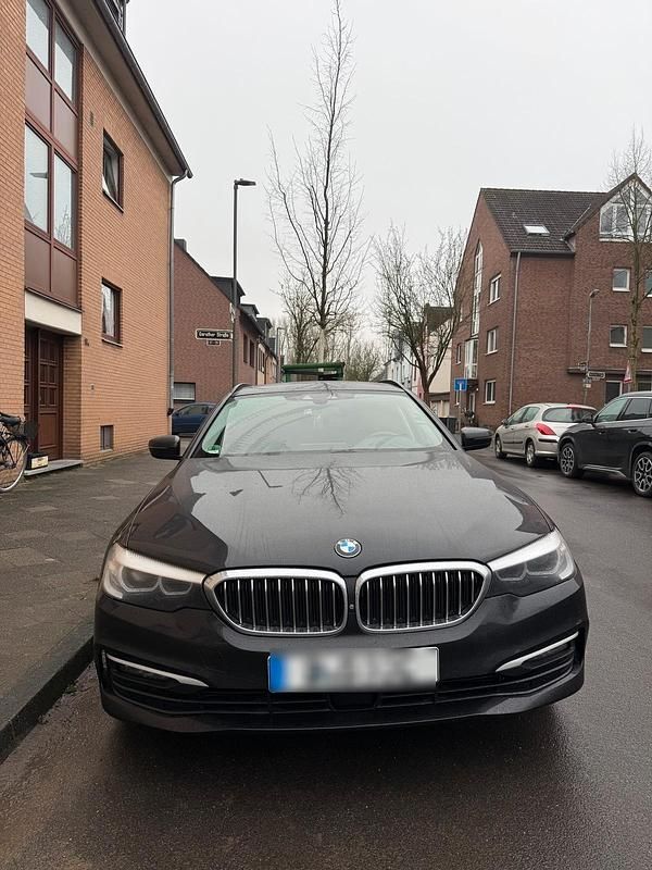 Gebraucht BMW 520 190 PS (139 kW) 2018 Schwarz Kombi