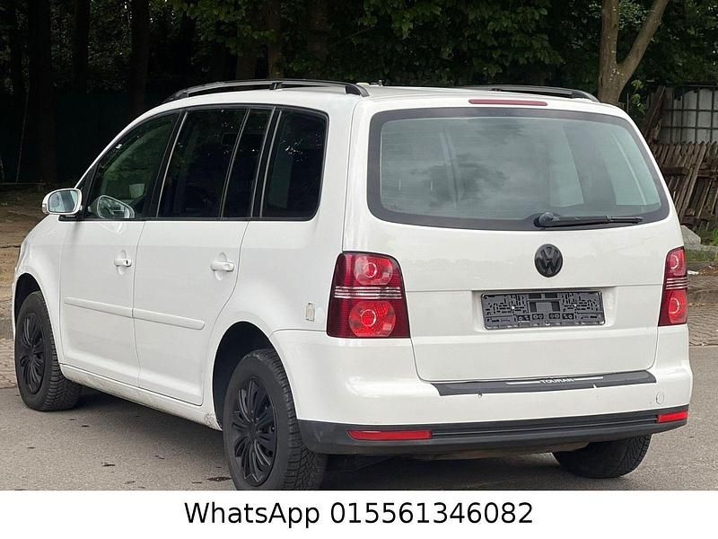 Gebraucht VW Touran Trendline 140 PS (102 kW) 2009 Weiß Van / Kleinbus