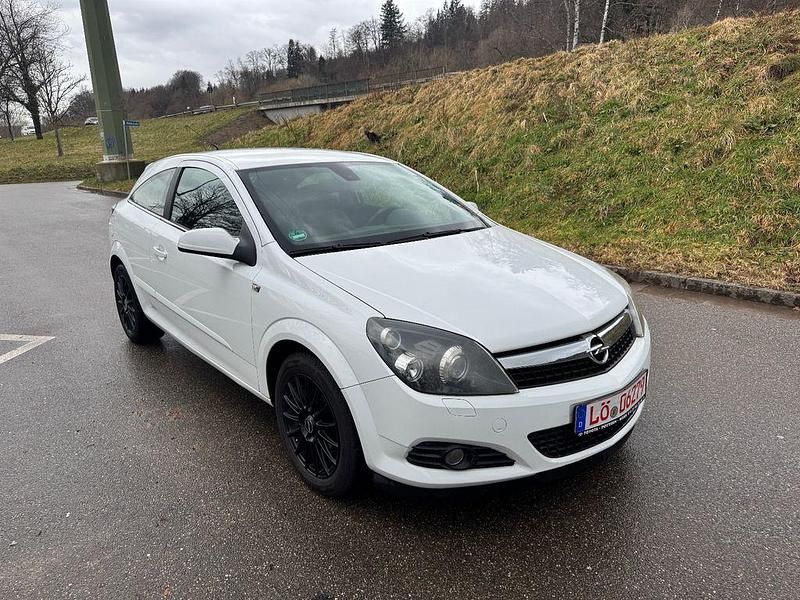 Gebraucht Opel Astra GTC Innovation 116 PS (85 kW) 2009 Weiß Coupé