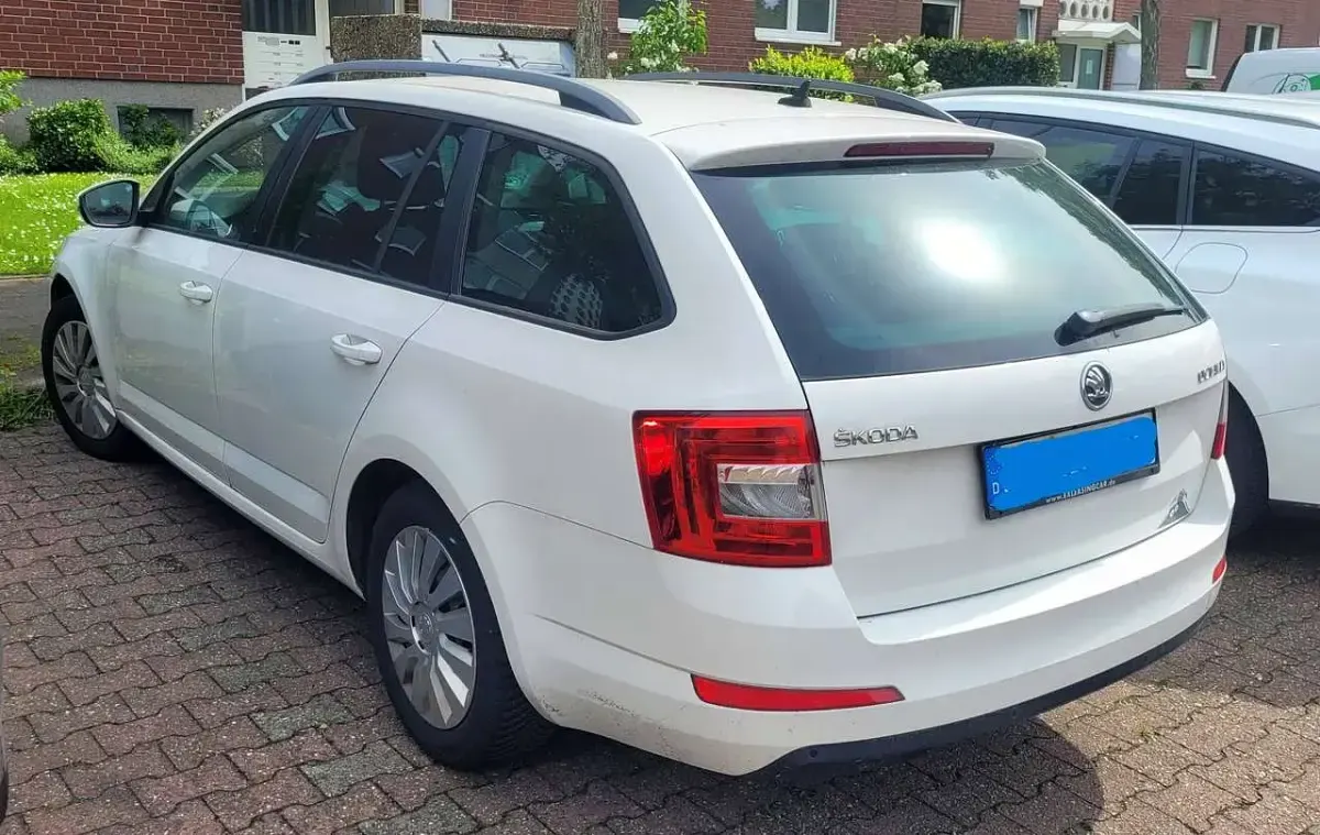 Gebraucht Skoda Octavia Ambition 150 PS (110 kW) 2014 Weiß Kombi