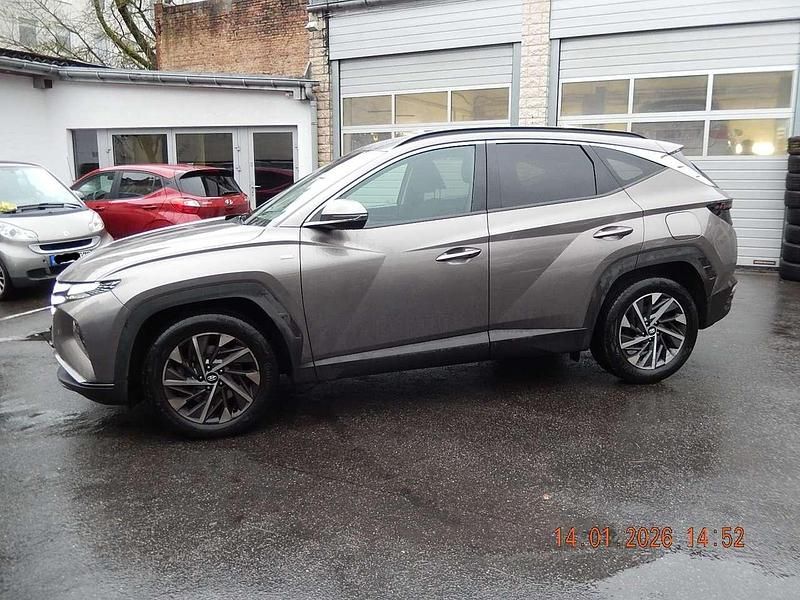 Silky bronze Gebraucht 2021 Hyundai Tucson Trend SUV | 20.990 € (Superpreis) - Bild 1/4