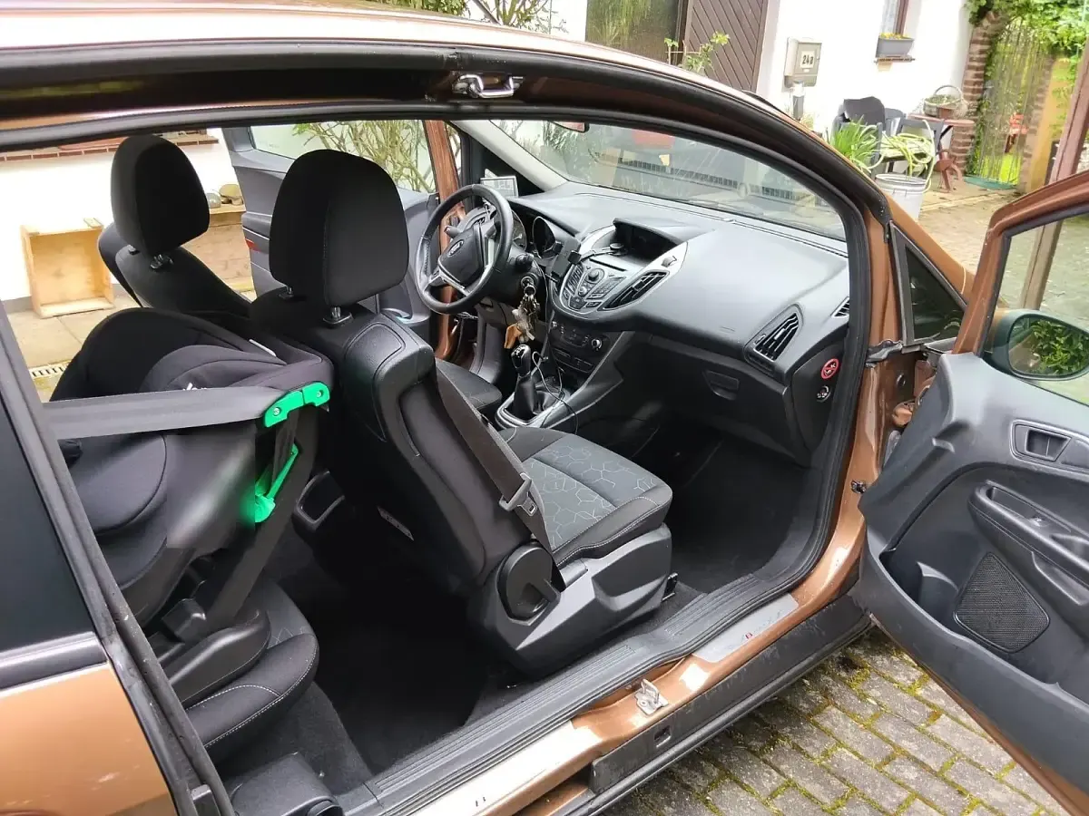 Używany Ford B-MAX Trend 101 KM (74 kW) 2014 Brązowy Minivan
