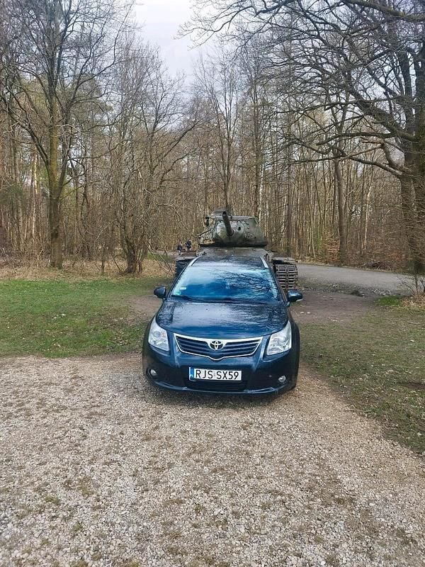 Blau Gebraucht 2010 Toyota Avensis T2 Kombi | 2.500 € (Guter Preis) - Bild 1/4