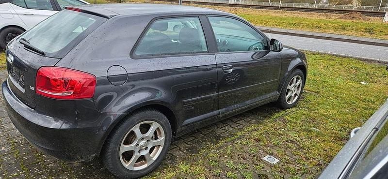Gebraucht Audi A3 Ambiente 102 PS (75 kW) 2009 Schwarz Kleinwagen