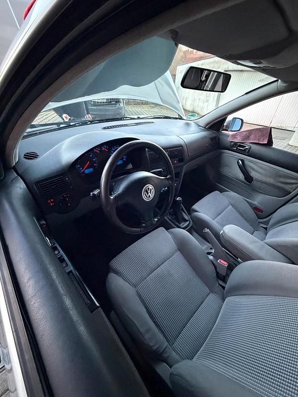 Gebraucht VW Golf IV 115 PS (84 kW) 1998 Silber Kleinwagen