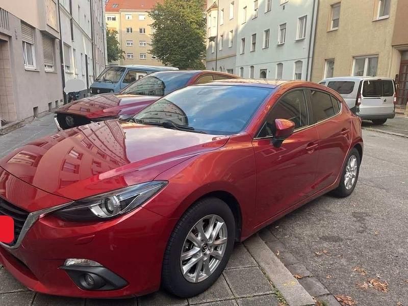 Rot Gebraucht 2015 Mazda 3 Center-Line Limousine | 11.250 € (Fairer Preis) - Bild 1/4