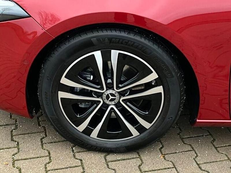 Gebraucht Mercedes A200 Progressive 150 PS (110 kW) 2024 Rot Limousine