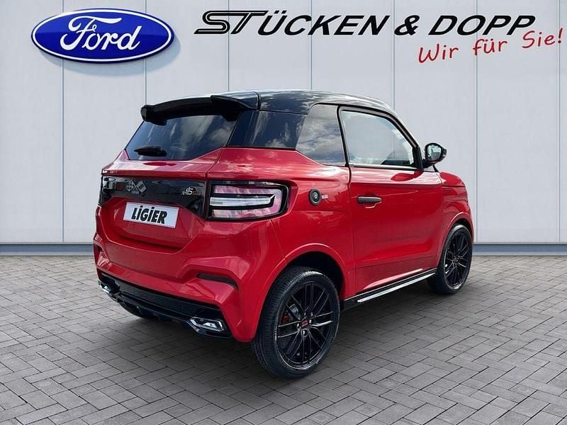 Ny Ligier JS50 2025 Svart Halvkombi