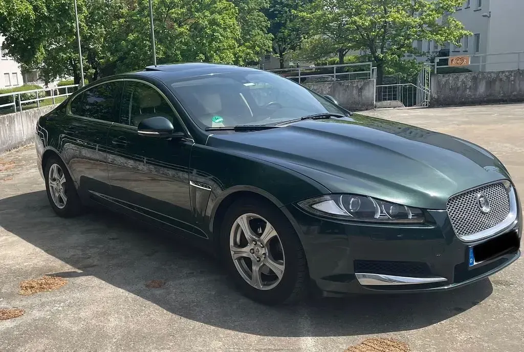 Second-hand Jaguar XF 190 CP (139 kW) 2011 Verde Berlinǎ