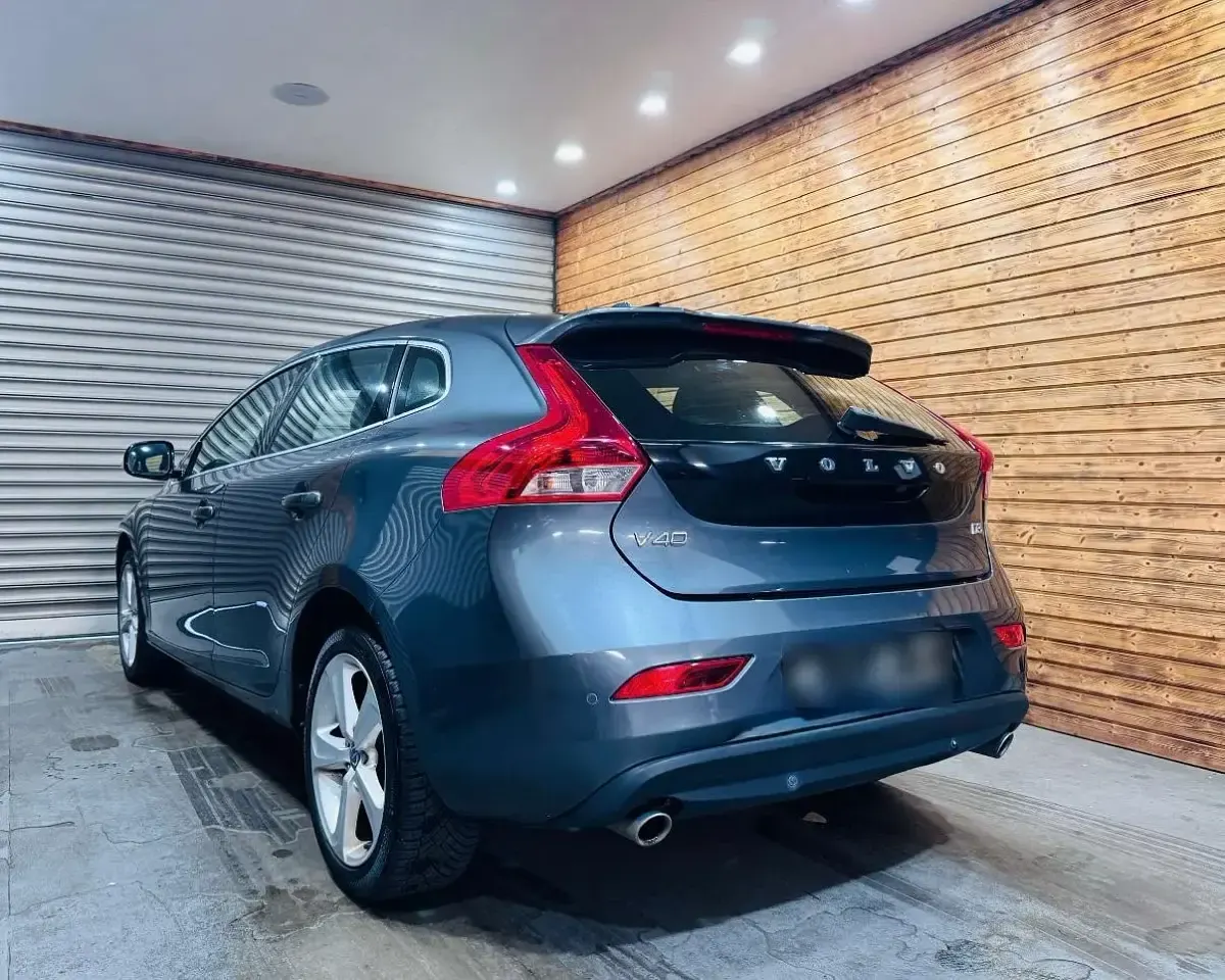 Gebraucht Volvo V40 150 PS (110 kW) 2013 Grau Limousine