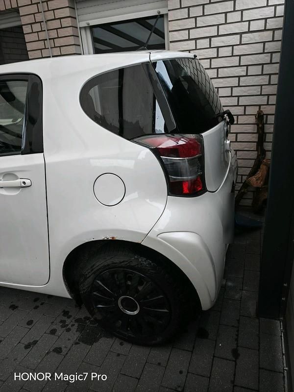 Gebraucht Toyota iQ 68 PS (50 kW) 2009 Weiß Kleinwagen