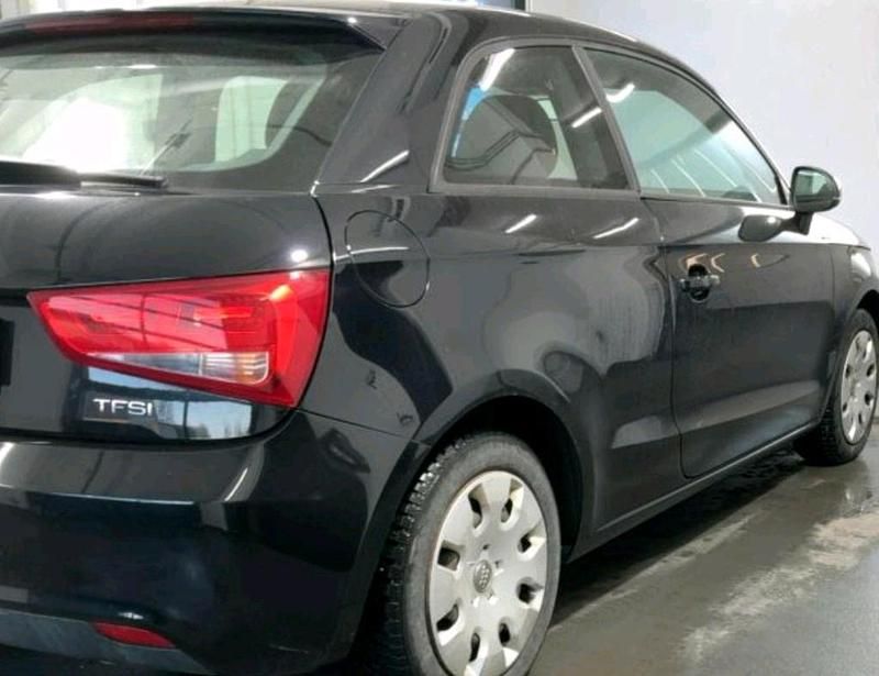 Gebraucht Audi A1 Attraction 85 PS (62 kW) 2012 Schwarz Kleinwagen