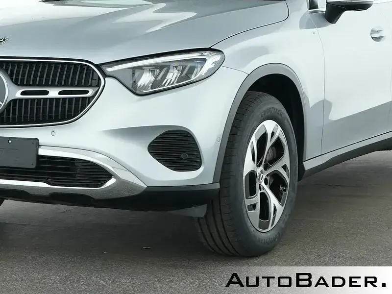 Gebraucht Mercedes GLC300 Advanced Plus 204 PS (150 kW) 2024 Silber SUV