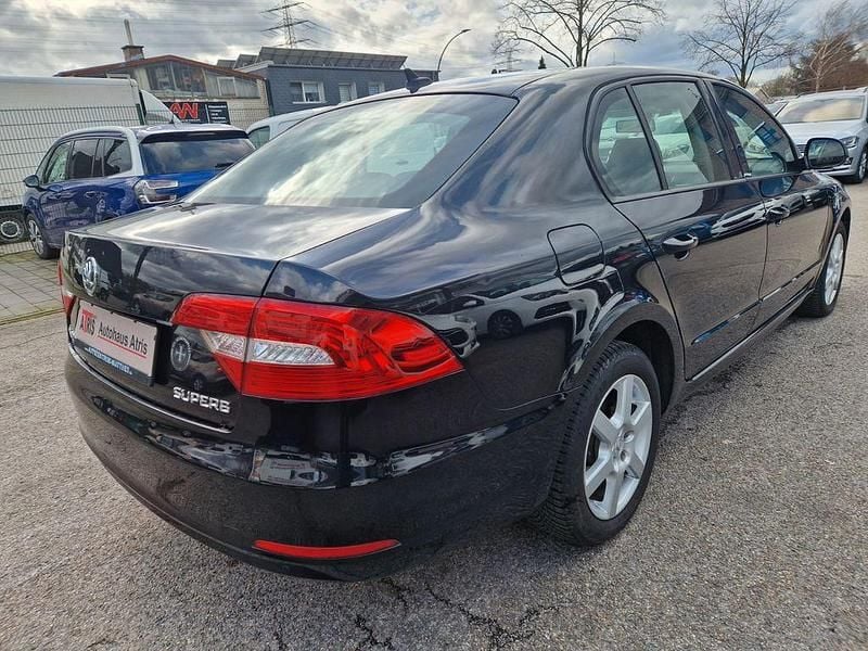 Gebraucht Skoda Superb Active 125 PS (91 kW) 2014 Schwarz Limousine