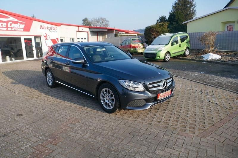 Gebraucht Mercedes C180 156 PS (114 kW) 2015 Grau Kombi