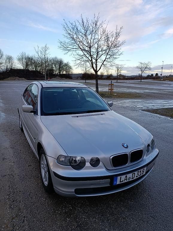 Gebraucht BMW 318 143 PS (105 kW) 2004 Silber Limousine