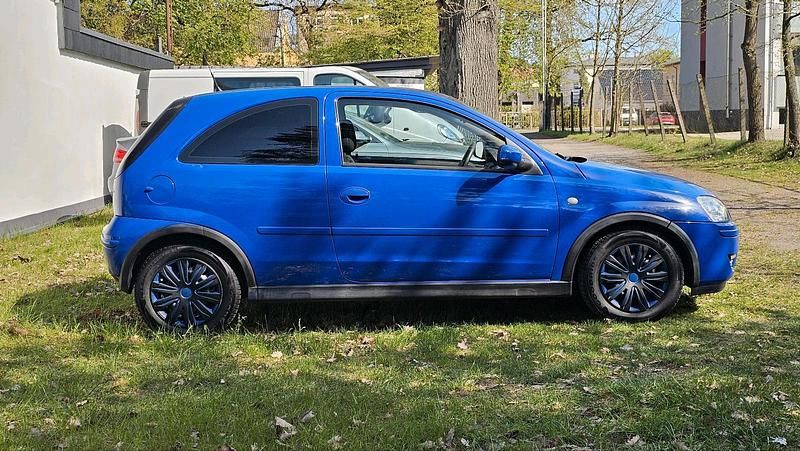 Second-hand Opel Corsa 80 CP (58 kW) 2006 Albastru Hatchback