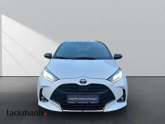 Gebraucht Toyota Yaris Style 116 PS (85 kW) 2020 Platinweiss metallic, dach schwarz