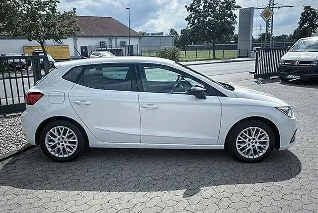 Gebraucht Seat Ibiza FR 110 PS (80 kW) 2023 Weiß Kleinwagen
