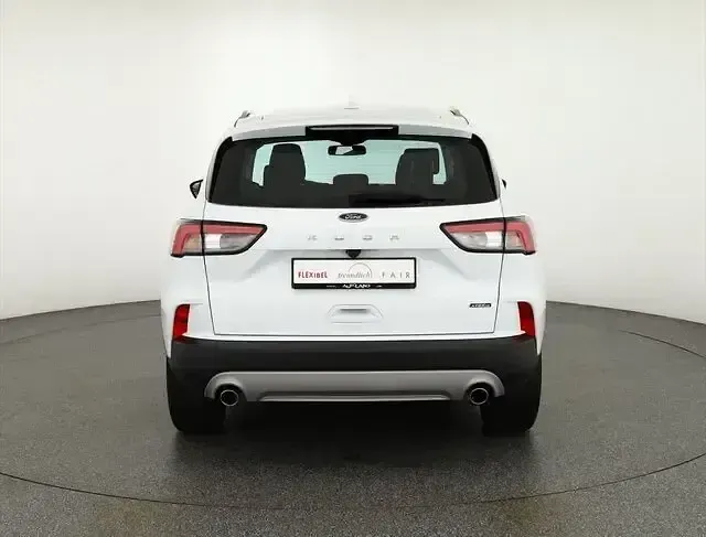Gebraucht Ford Kuga Titanium 225 PS (165 kW) 2022 Weiß SUV