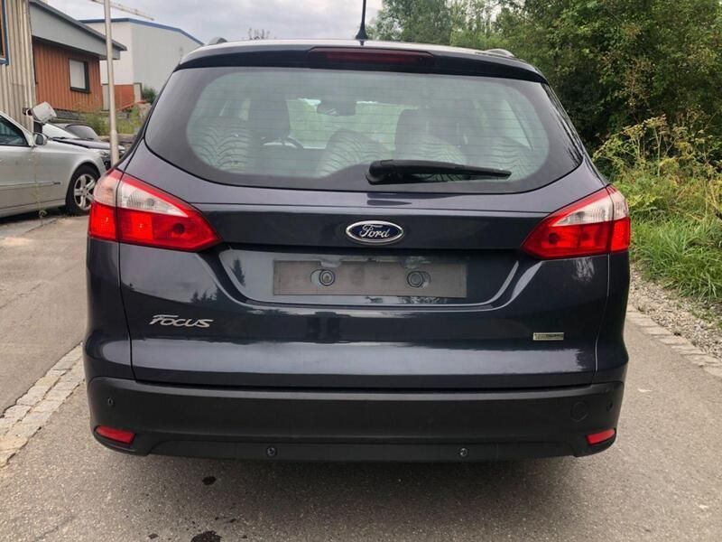 Gebraucht Ford Focus Champions Edition 125 PS (91 kW) 2013 Grau Kombi