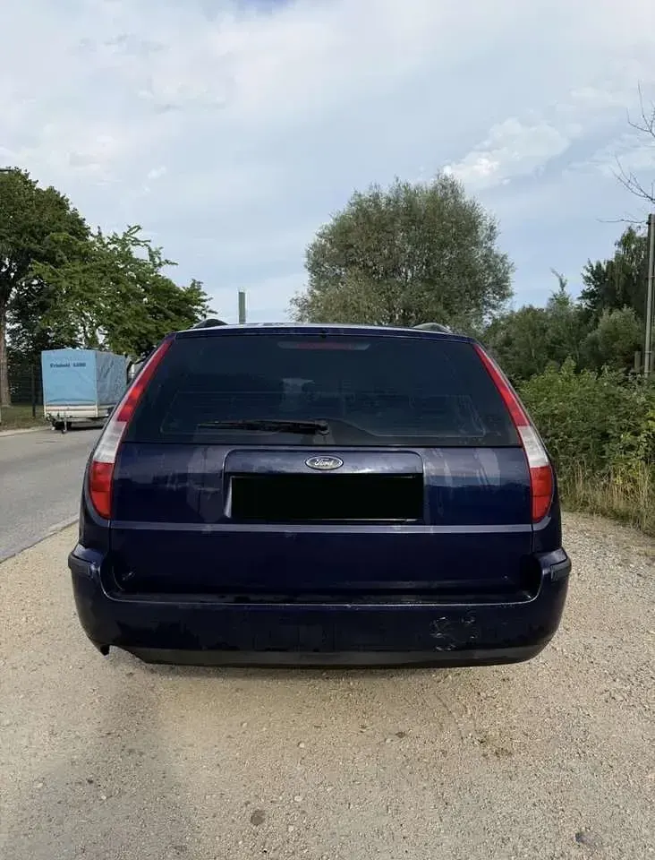 Gebraucht Ford Mondeo Ghia 145 PS (106 kW) 2001 Blau Kombi