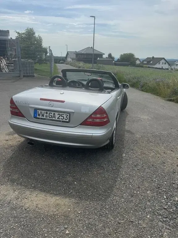 Gebraucht Mercedes SLK320 Edition 218 PS (160 kW) 2004 Silber Cabrio