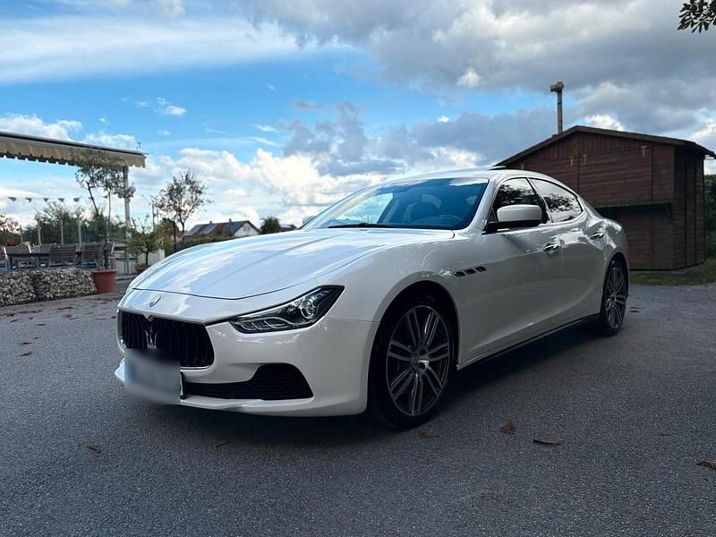 Weiß Gebraucht 2016 Maserati Ghibli Coupé | 23.500 € (Guter Preis) - Bild 1/4