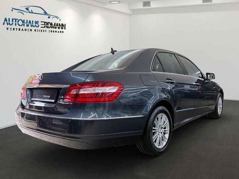 Gebraucht Mercedes E200 184 PS (135 kW) 2011 Grau Limousine