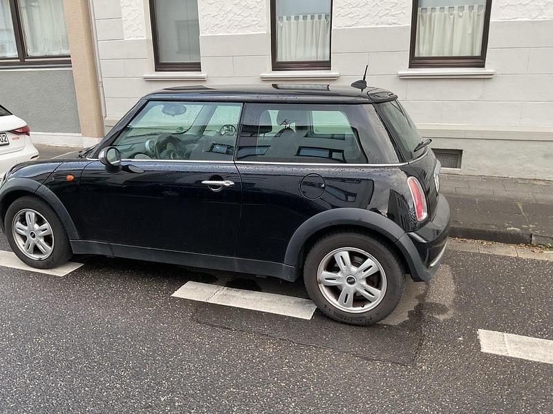 Second-hand Mini ONE 90 CP (66 kW) 2005 Negru Hatchback