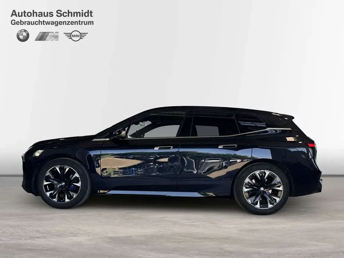 Gebraucht BMW iX M Sport 300 kW (408 PS) 2025 M carbonschwarz SUV