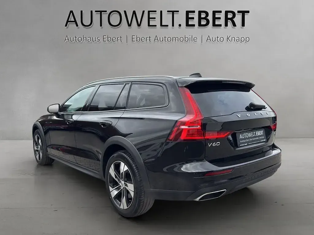 Gebraucht Volvo V60 CC Pro 250 PS (183 kW) 2021 Schwarz Kombi