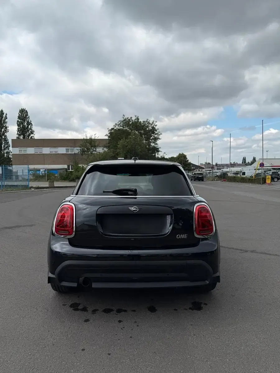 Gebraucht Mini ONE Classic 102 PS (75 kW) 2022 Schwarz Kleinwagen