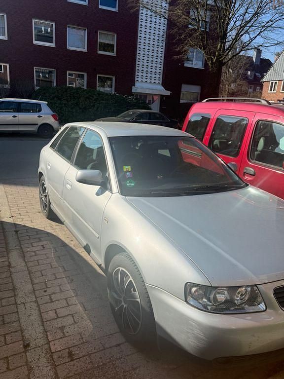 Gebraucht Audi A3 Ambiente 102 PS (75 kW) 2003 Silber Kleinwagen