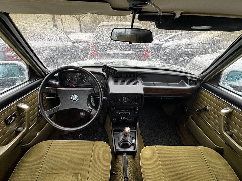 Gebraucht BMW 525 150 PS (110 kW) 1978 Gelb Limousine