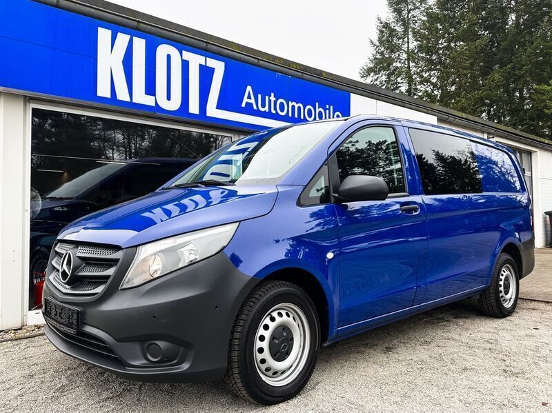 Atlantisblau Gebraucht 2015 Mercedes Vito Van / Kleinbus | 22.990 € (Teuer) - Bild 1/4