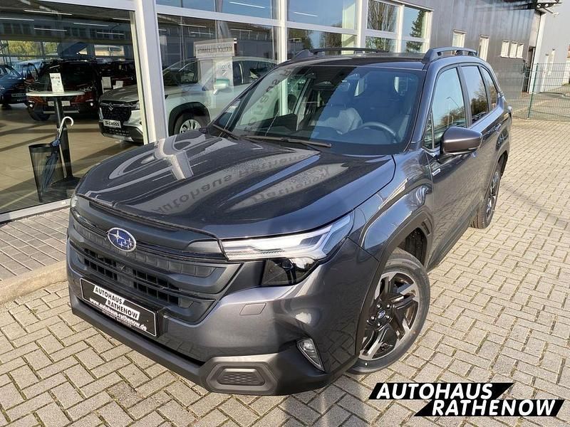 Neu Subaru Forester Active 152 PS (111 kW) 2025 Magnetite grey met. SUV
