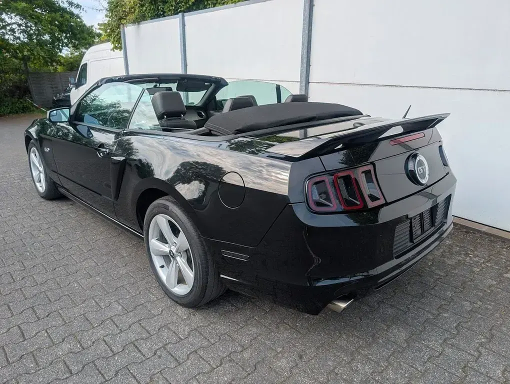 Gebraucht Ford Mustang GT 424 PS (311 kW) 2014 Schwarz Cabrio